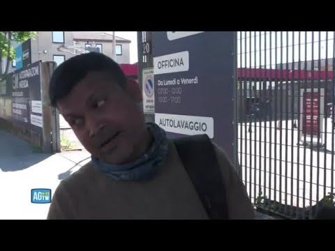 Video Milano, caporalato al cantiere del consolato Usa: i carabinieri prelevano i lavoratori