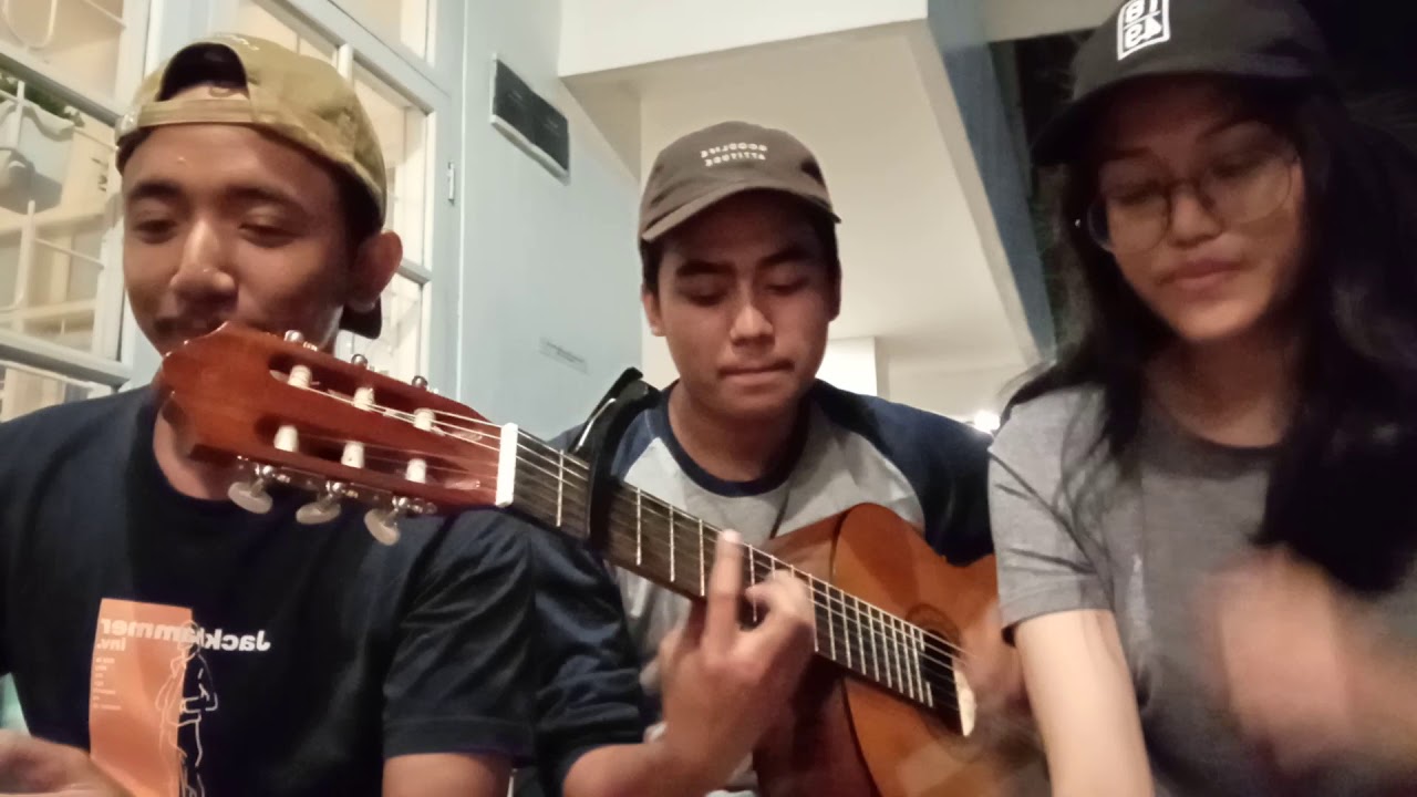 Hindia - Dehidrasiš„¤ (acoustic cover) - YouTube