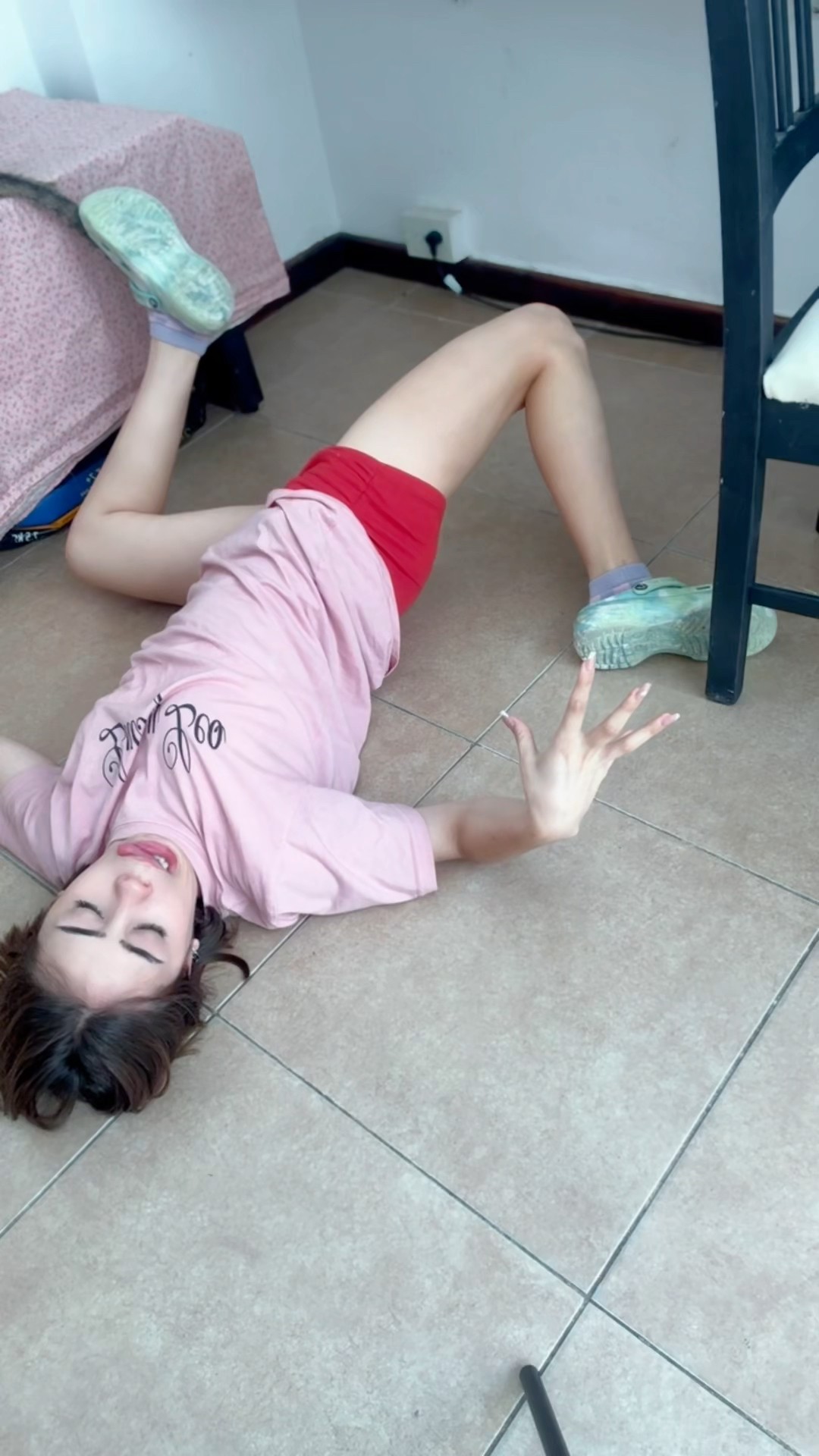 la que movía la rodilla XDDDD?