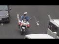 お見事！違反車3台を白バイ2台で一気に検挙。Two white police motorcycles arrest three violation vehicles.