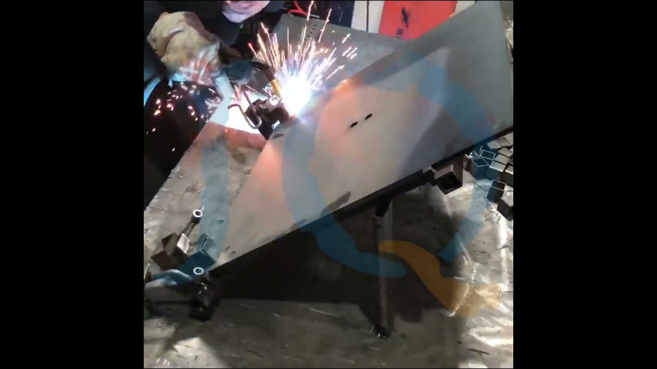 How is the U groove welded to the metal plate