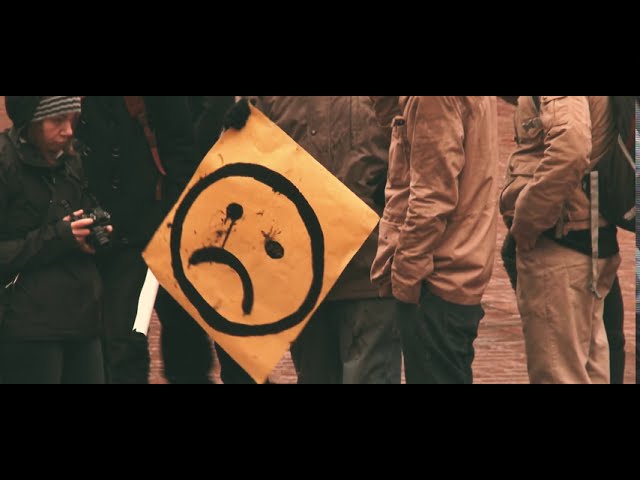 Sleduj Calling All Astronauts - Divided States Of America (Single Version) na YouTube