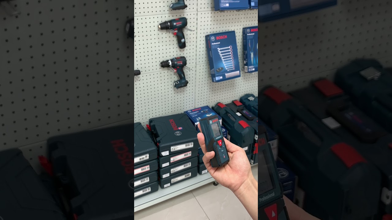 Unbox máy đo khoảng cách laser Bosch GLM 40-12 mới ra mắt gần đây của thương hiệu Bosch