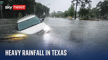 Heavy rain causes flooding in Texas