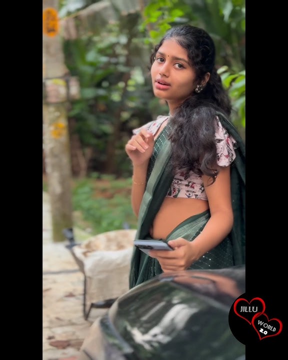 Nivedya nivy thoppul show😋 #navel #hip #saree