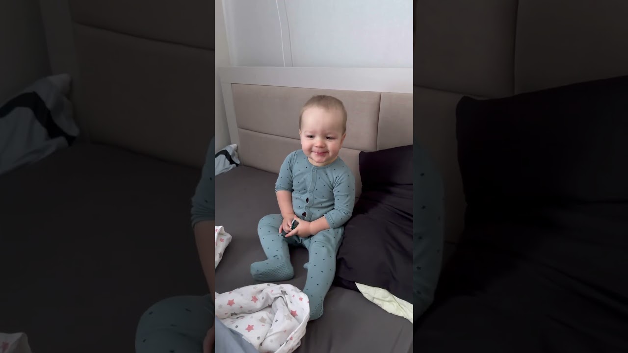 The kid didn't get enough sleep😅 