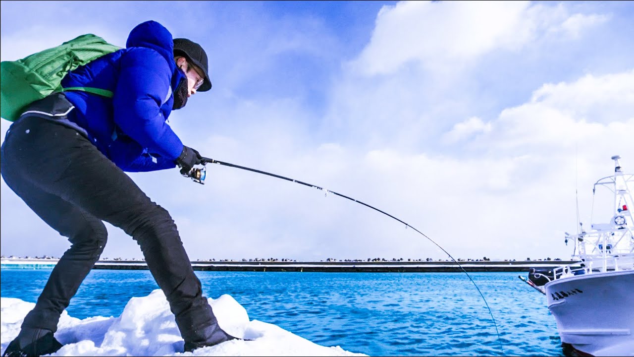 北海道の漁港で活きたメバルの”泳がせ釣り”。新春の一撃！大曲がり