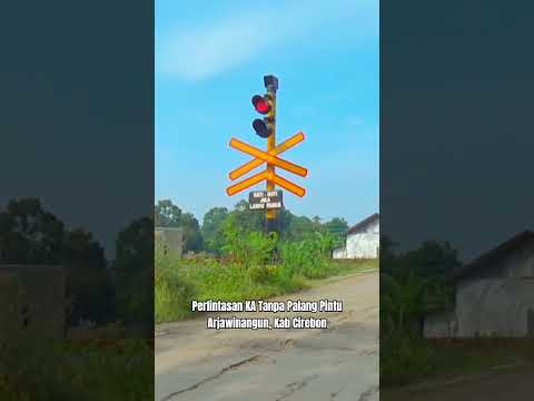 EWS Perlintasan Kereta Api Arjawinangun#shorts