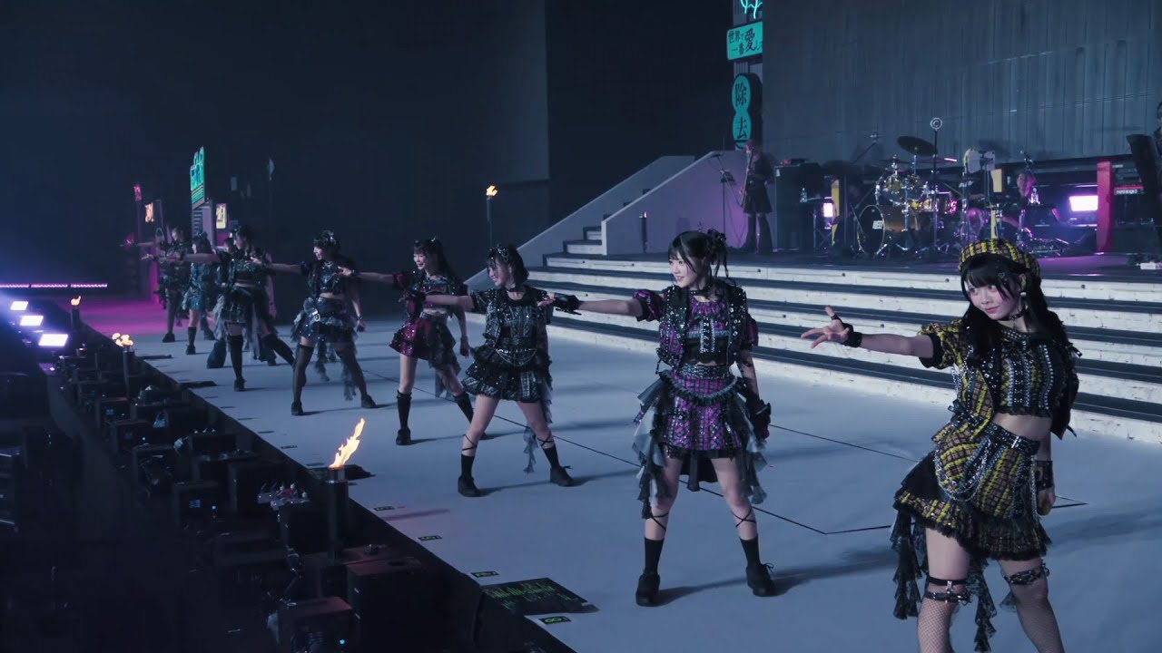 Kアリーナ iREVOLUTION/iLiFE！MEGALiFE！ - YouTube
