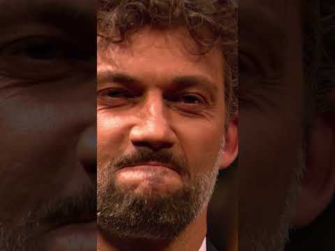 Jonas Kaufmann performing