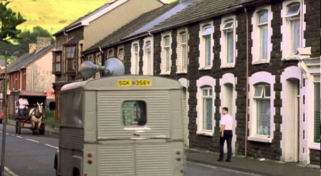 VERY ANNIE MARY (2001) Intro