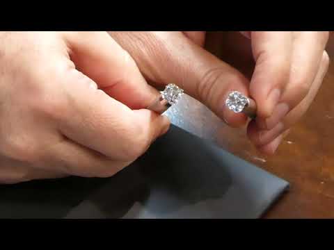 Cubic Zirconia VS Diamond | How to Tell if a Diamond is