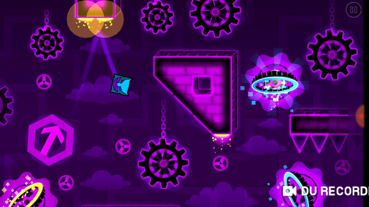 Играю в геометри деш - YouTube