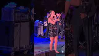 Kat McPhee & Michael Bublé sing in Hawaii with David Foster