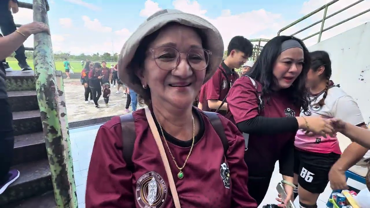 ROMBONGAN DARI BRUNEI HADIR DI STADIUM SAMARAHAN | DEXTER NGABONG FAMILY TURUN PADANG