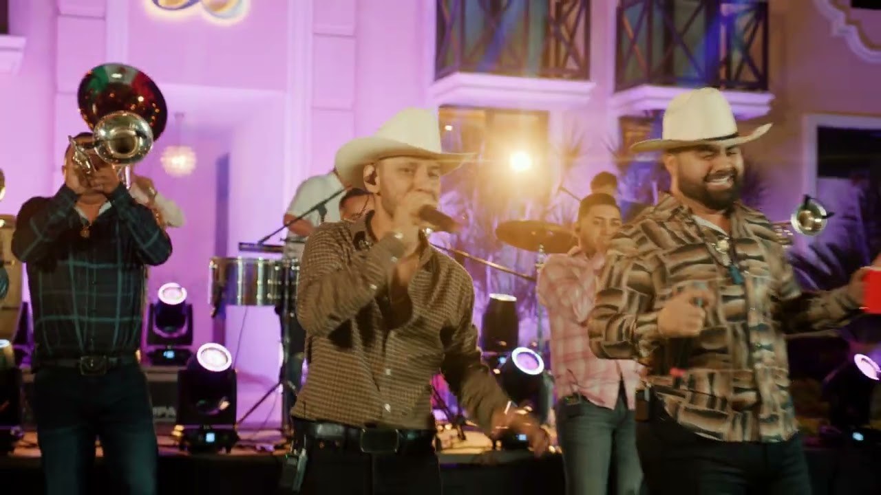 Banda Corona Del Rey - Ojitos Verdes