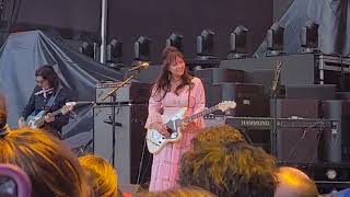Angel Olsen GIVE IT UP Live *FROM THE PIT* 08-19-2023 Forest Hills Stadium NYC 4K