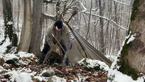 Surviving -18°C Alone in Deep Snow | Solo Winter Bushcraft & Fishing Challenge