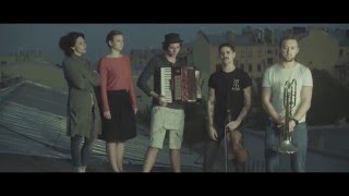 THE HATTERS ( ШЛЯПНИКИ ) - ПОЗДРАВЛЕНИЕ С ДНЕМ ВЕЛИКОЙ ПОБЕДЫ chords