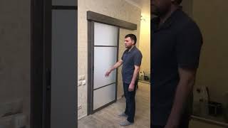 Раздвижная дверь с креплением на стену