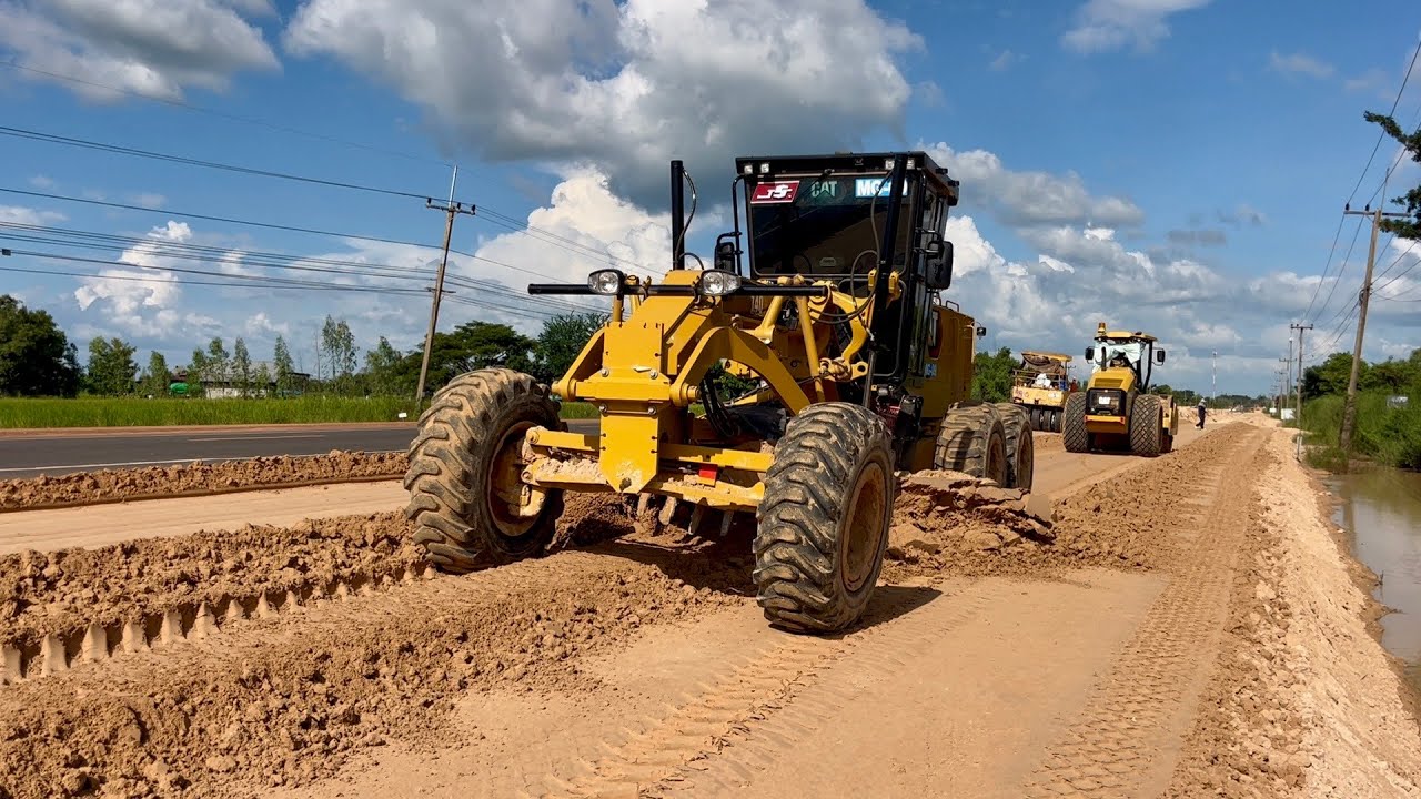CATERPILLAR 140 MG-09 Jsค้าไม้ เกรดปิดหน้าดินงานรื้อมิกซ์และบดอัดต่อท้ายด้วยCAT CS10GC VR22