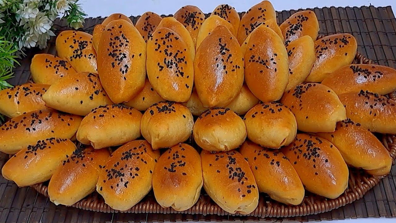 بوريك الافران بطريقه عبقريه ❗️بشويه دقيق وميه هتعمليه❗️بدون بيض ولا لبن❗️هش وخفيف واحلي من الجاهز👌