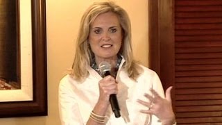 Ann Romneys Emergency Landing Smoke Forces Campaign Plane Down