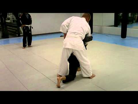How to Do the Drop Seo Nagi Shoulder Throw