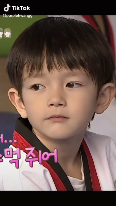 #taeyong is that u???! so cuteee 😭😭
