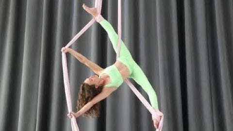 Vertical Split with Ankle Hitch - Aerial Physique