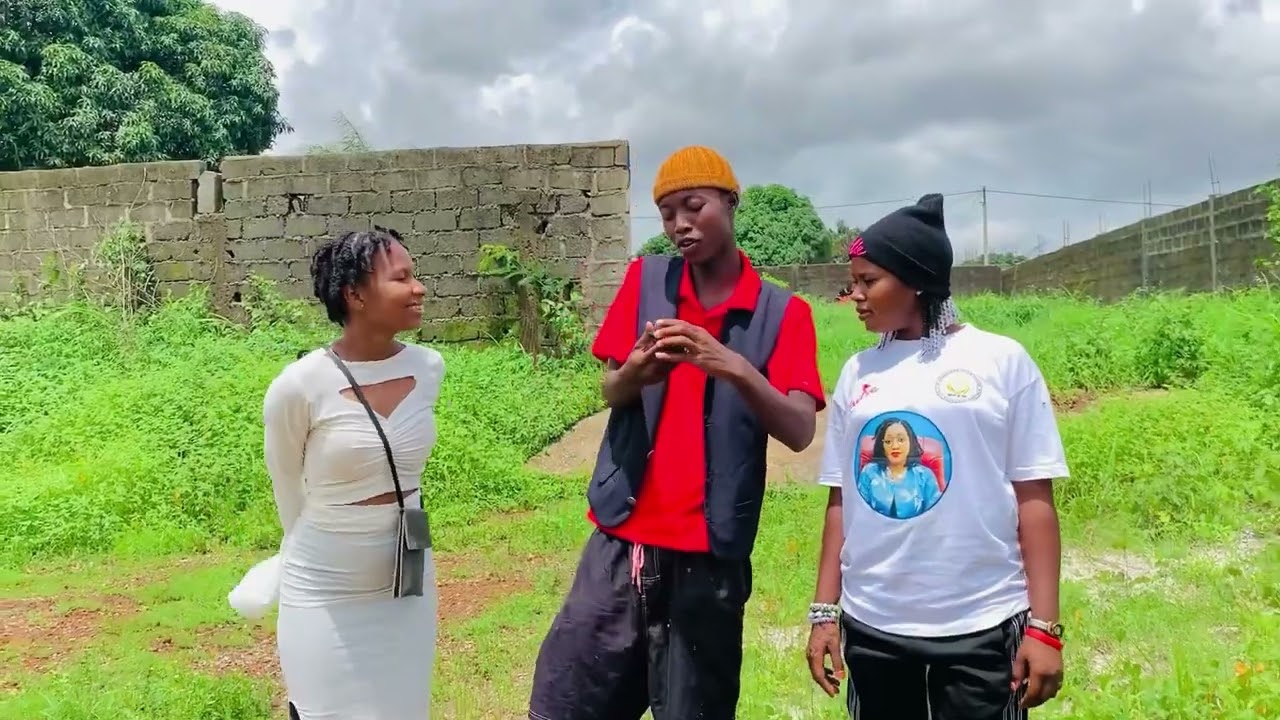 Le drague 🤣😂dja elle veulent de moto occasion aussi 🤷‍♂️🙆‍♂️