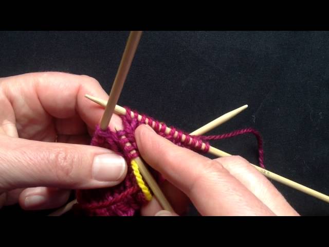 How to Keep Track of Rows in Patterns, Knitting and Crochet tip from Liz  @PurlsAndPixels