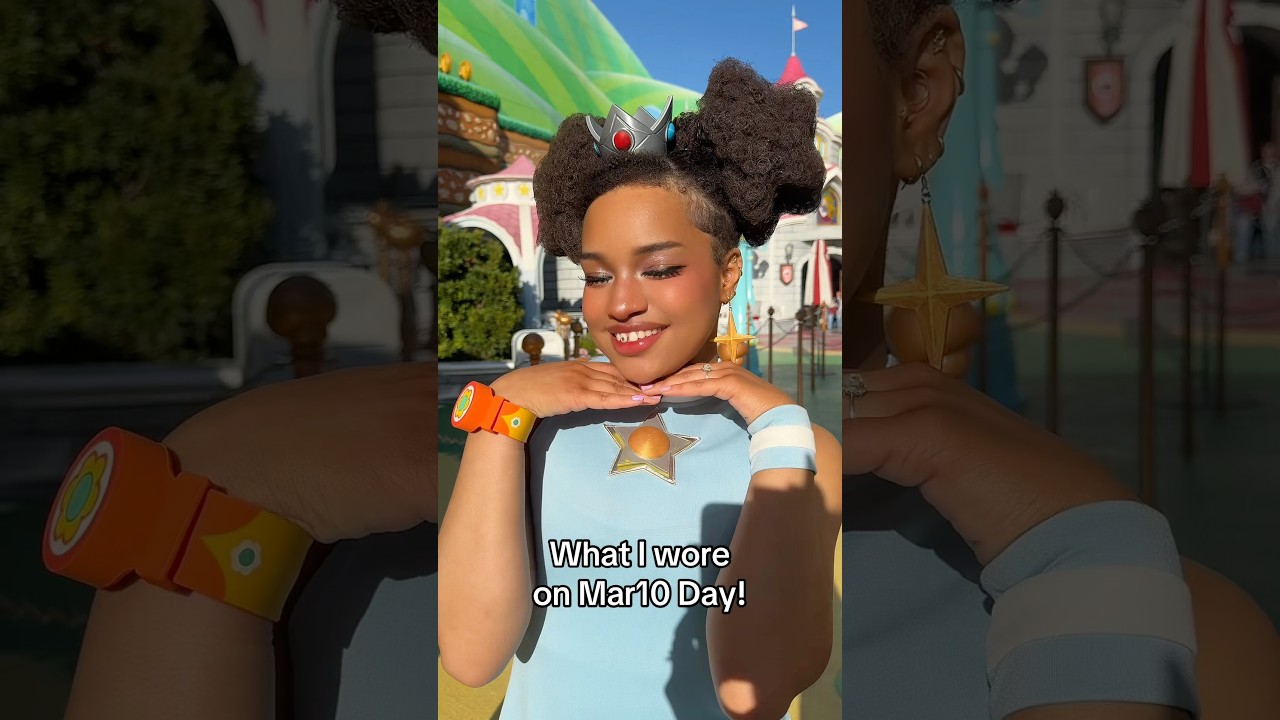 Rosalina Cosplay at Universal! #nintendo #supermariogalaxymovie