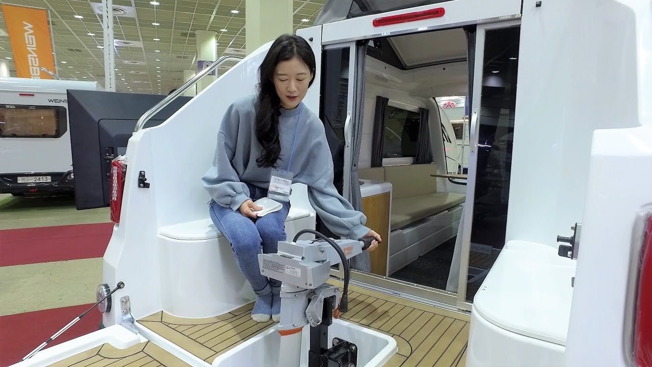 낚시 캠핑 한번에 잡은 수륙양용 카라반 - 보트카라반