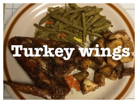 How long do you bake turkey wings?