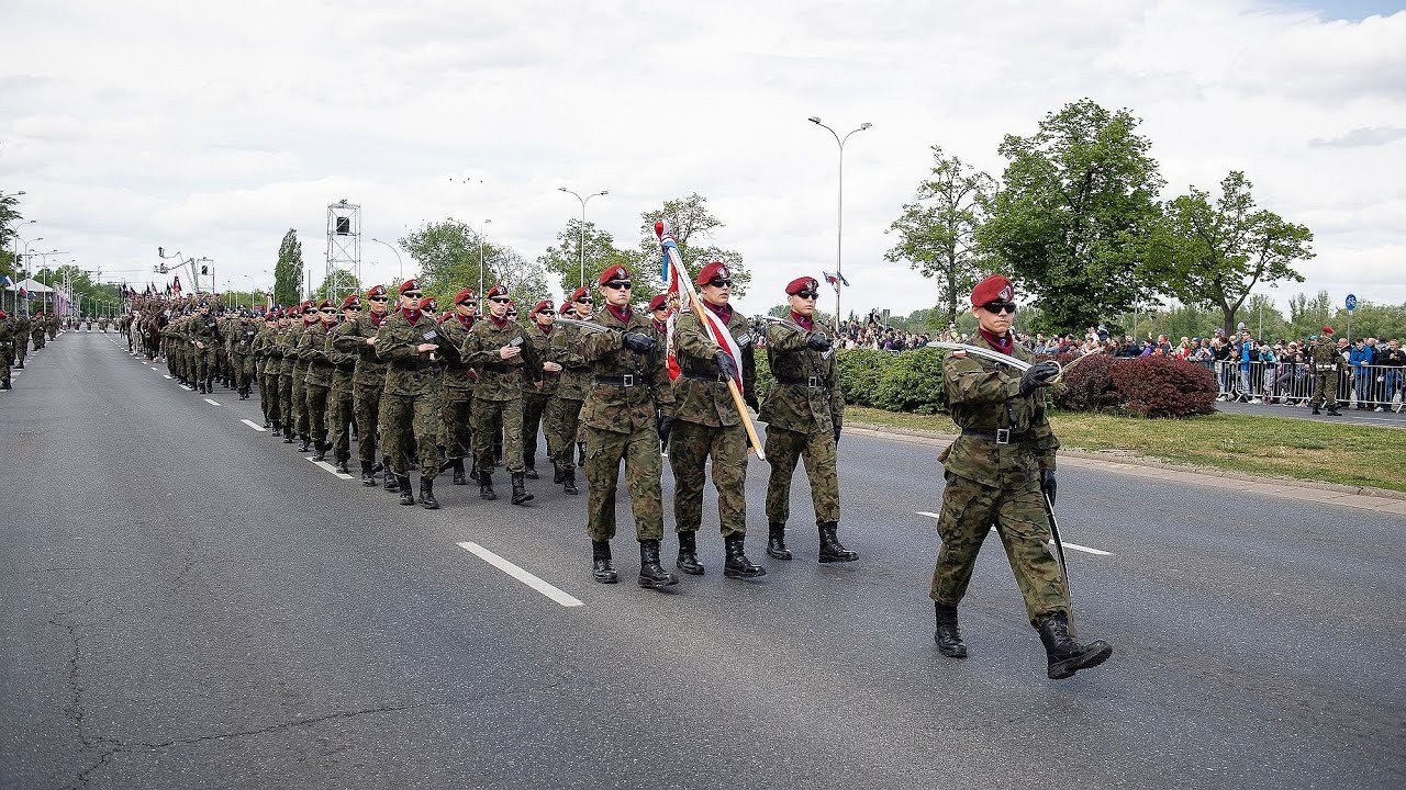 Szkoły CN-B Feniks - Profesjonalne Licea Mundurowe