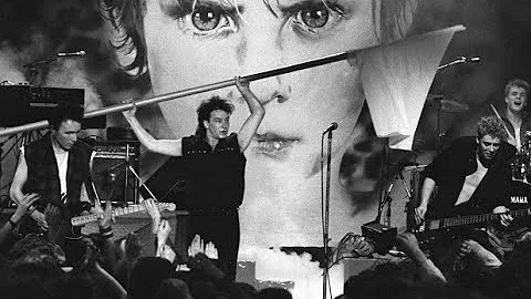 u2 Sunday Bloody Sunday 1987