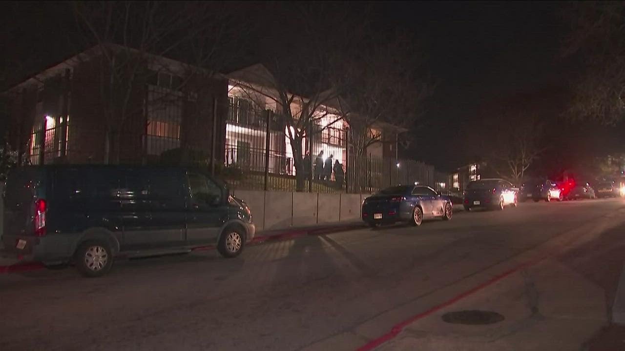 Teen killed in triple shooting at Atlanta apartment complex - YouTube