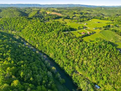 364 Lock Ln, Tazewell, TN home video tour