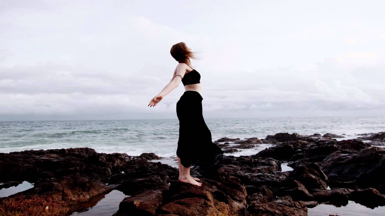 Dezaulait - Just Ask ft. Courtney Beavers