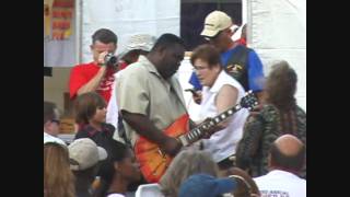 Michael Burks walkin' Blues.wmv chords