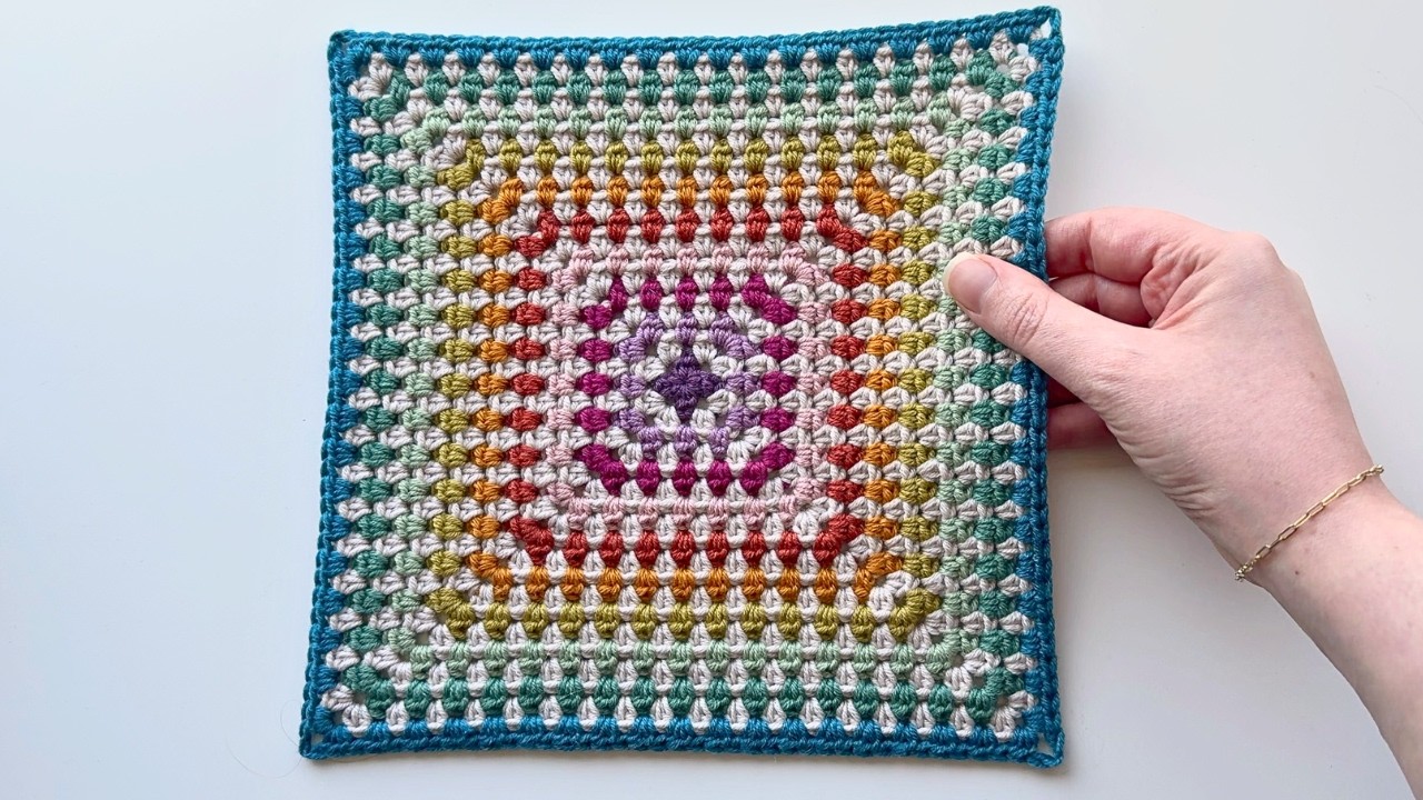 This is NOT a Normal Granny Square!