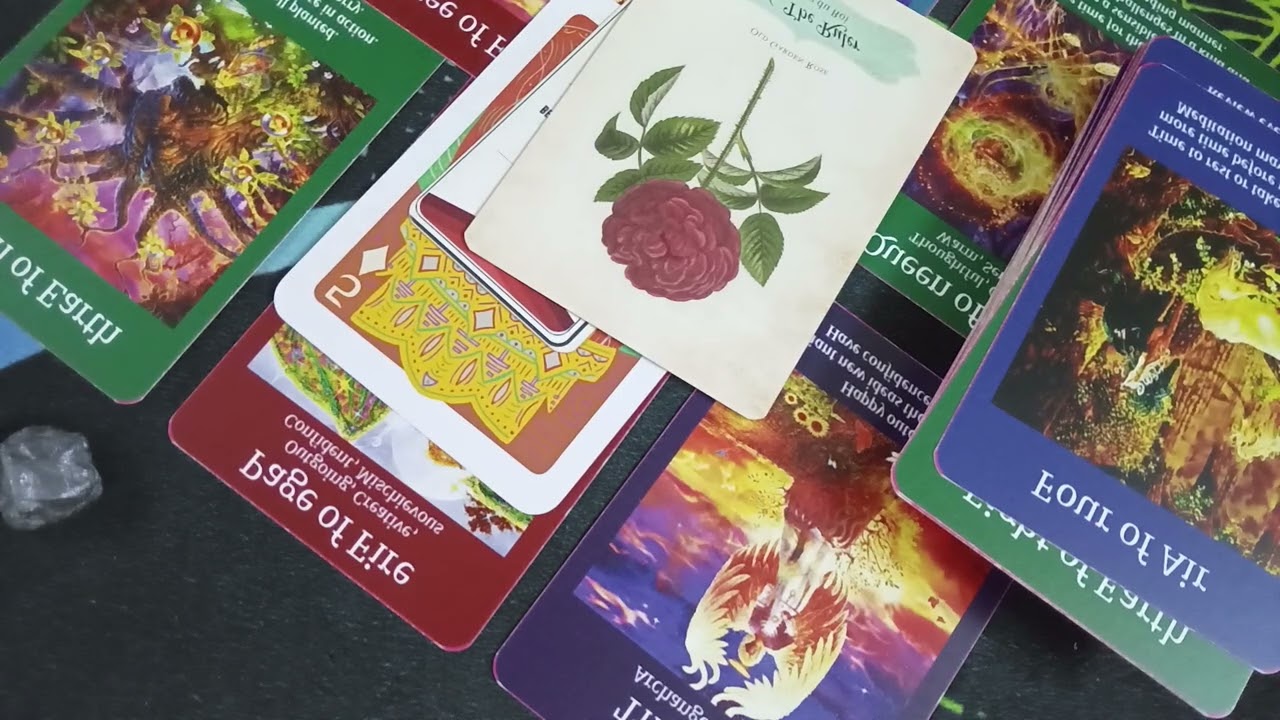 اختر كارت حط شخص في بالك بيتكلم عنك مع حد ? مين وبيقوله ايه تفاصيل اكثر $$$