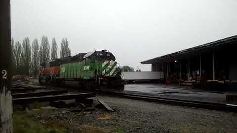 4-26-12 Light Engines with ex-Santa Fe GP40X and BNSF GP60B at Burlington, WA