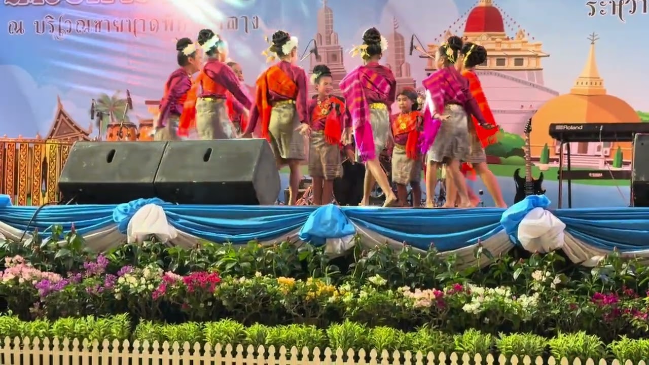 เซิ้งอีสาน โรงเรียนเมืองพัทยา 1 นักเรียนชั้นประถมศึกษาปีที่3￼