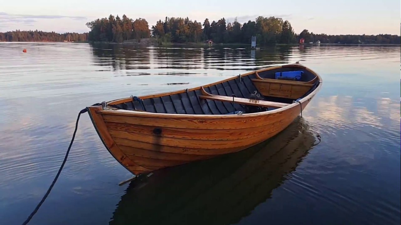 Vintage inboard boat Wickström marine engine - YouTube