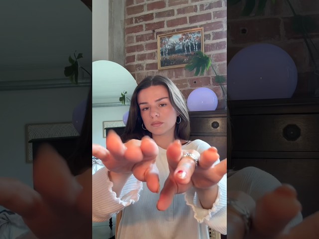 ꩜ hypnotic hand movements ꩜