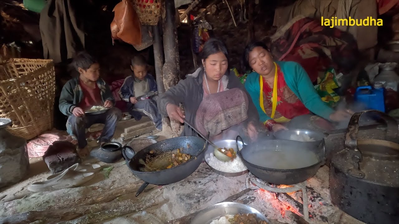 himalayan family life in winter || lajimbudha ||