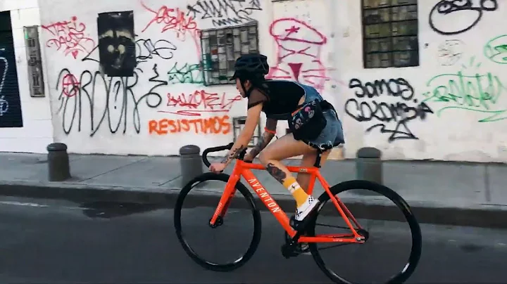 Linda Caldern - Fixie Girls - Fixed Gear Bogot