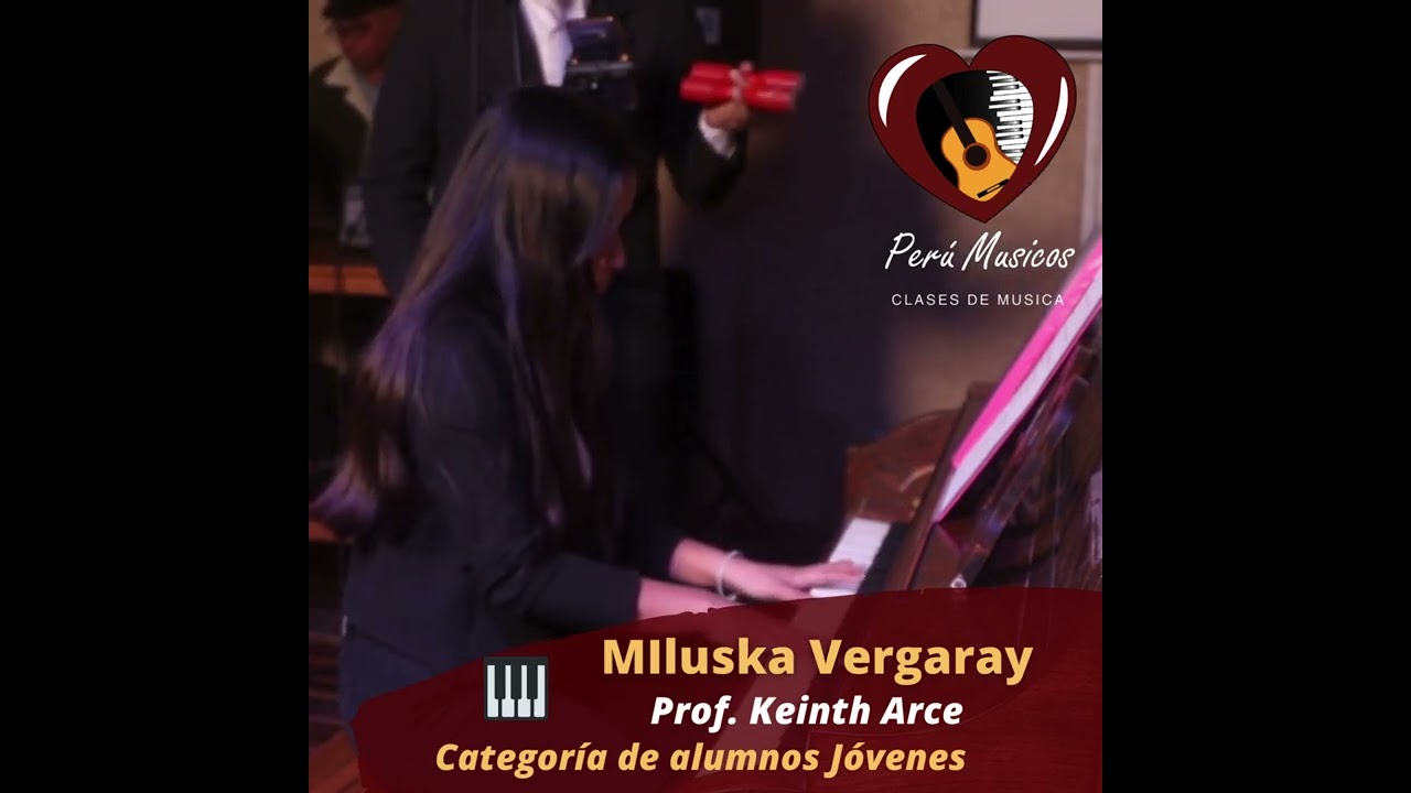 Alumnos tocando